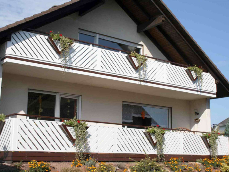 D179-Diagonal-Aluminium-Balkone-Balkongelaender-Rieb-Balkone-Wartungsfrei-Gelaender-Nie-mehr-Streichen