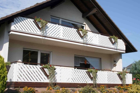D179-Diagonal-Aluminium-Balkone-Balkongelaender-Rieb-Balkone-Wartungsfrei-Gelaender-Nie-mehr-Streichen
