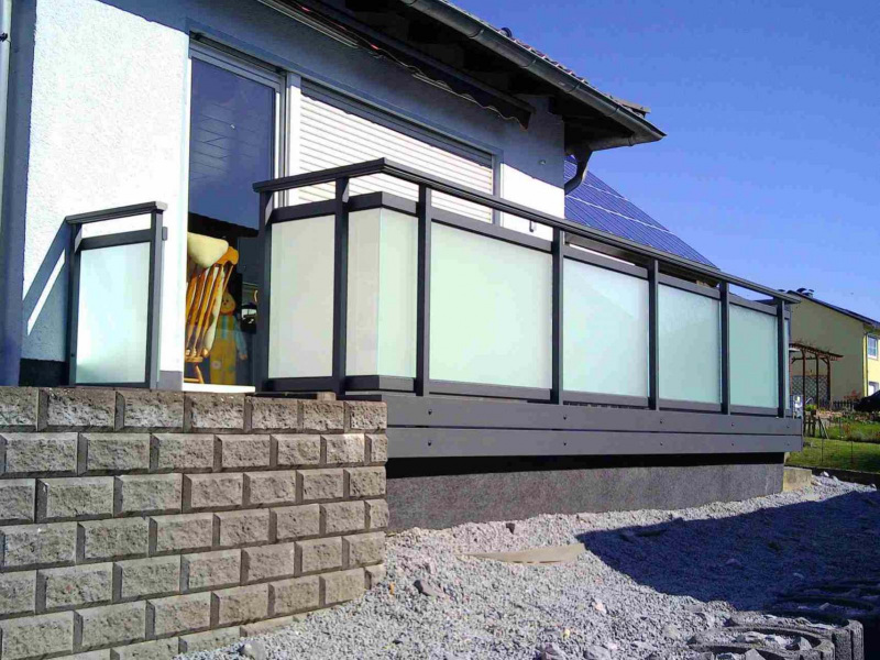G196-Glas-Aluminium-Balkone-Balkongelaender-Rieb-Balkone-Wartungsfrei-Gelaender-Nie-mehr-Streichen