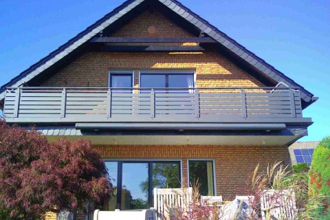 W200-Waagerecht-Aluminium-Balkone-Balkongelaender-Rieb-Balkone-Wartungsfrei-Gelaender-Nie-mehr-Streichen
