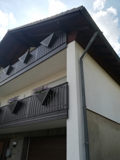 R071-Berlin-Rieb-Balkone-Geländer-Aluminium-Wartungsfrei-Balkongeländer-Renovierung-Witterungsbeständig.jpg