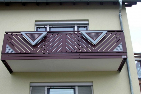 D089-Diagonal-Aluminium-Balkone-Balkongelaender-Rieb-Balkone-Wartungsfrei-Gelaender-Nie-mehr-Streichen