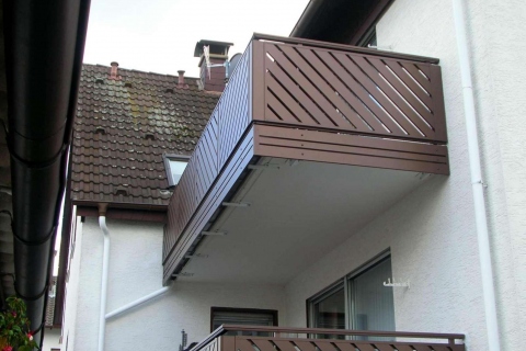 D092-Diagonal-Aluminium-Balkone-Balkongelaender-Rieb-Balkone-Wartungsfrei-Gelaender-Nie-mehr-Streichen