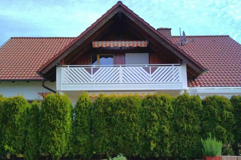 D005-Diagonal-Aluminium-Balkone-Balkongelaender-Rieb-Balkone-Wartungsfrei-Gelaender-Nie-mehr-Streichen