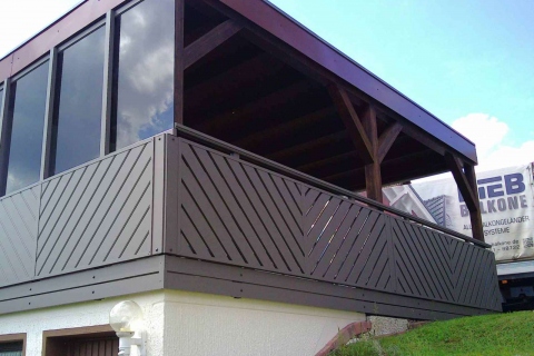 D010-Diagonal-Aluminium-Balkone-Balkongelaender-Rieb-Balkone-Wartungsfrei-Gelaender-Nie-mehr-Streichen