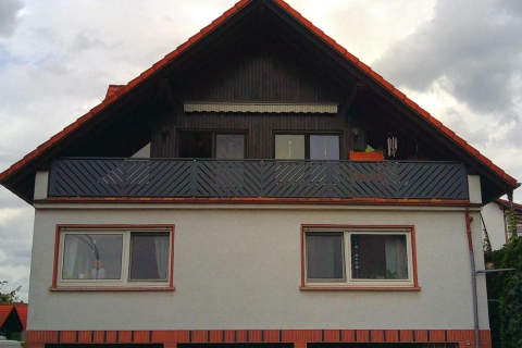 D014-Diagonal-Aluminium-Balkone-Balkongelaender-Rieb-Balkone-Wartungsfrei-Gelaender-Nie-mehr-Streichen