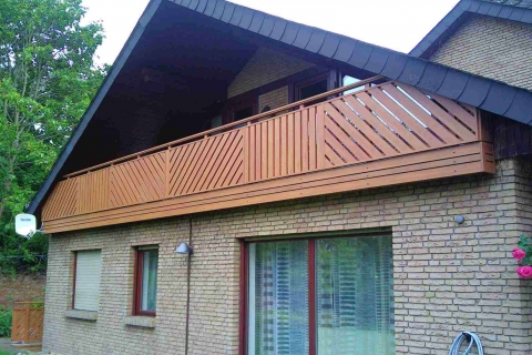 D016-Diagonal-Aluminium-Balkone-Balkongelaender-Rieb-Balkone-Wartungsfrei-Gelaender-Nie-mehr-Streichen