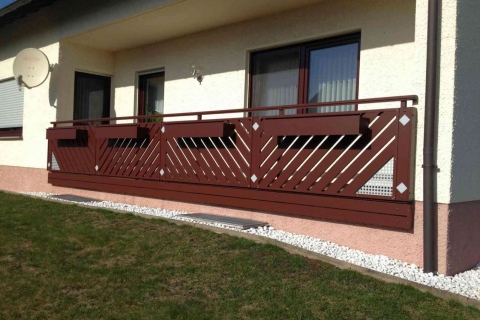 D021-Diagonal-Aluminium-Balkone-Balkongelaender-Rieb-Balkone-Wartungsfrei-Gelaender-Nie-mehr-Streichen