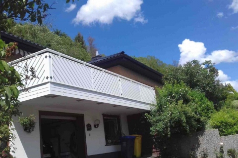 D030-Diagonal-Aluminium-Balkone-Balkongelaender-Rieb-Balkone-Wartungsfrei-Gelaender-Nie-mehr-Streichen