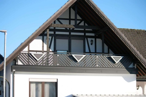 D033-Diagonal-Aluminium-Balkone-Balkongelaender-Rieb-Balkone-Wartungsfrei-Gelaender-Nie-mehr-Streichen