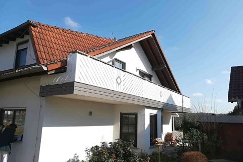 D034-Diagonal-Aluminium-Balkone-Balkongelaender-Rieb-Balkone-Wartungsfrei-Gelaender-Nie-mehr-Streichen