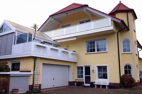 D040-Diagonal-Aluminium-Balkone-Balkongelaender-Rieb-Balkone-Wartungsfrei-Gelaender-Nie-mehr-Streichen