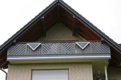 D041-Diagonal-Aluminium-Balkone-Balkongelaender-Rieb-Balkone-Wartungsfrei-Gelaender-Nie-mehr-Streichen