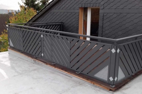 D050-Diagonal-Aluminium-Balkone-Balkongelaender-Rieb-Balkone-Wartungsfrei-Gelaender-Nie-mehr-Streichen