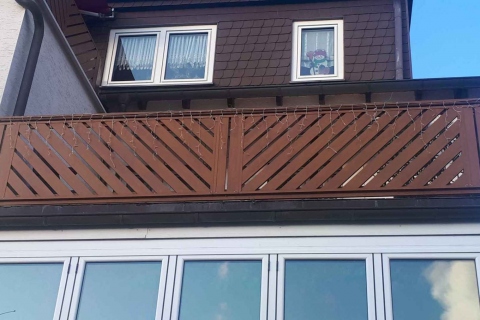 D053-Diagonal-Aluminium-Balkone-Balkongelaender-Rieb-Balkone-Wartungsfrei-Gelaender-Nie-mehr-Streichen