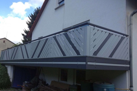 D055-Diagonal-Aluminium-Balkone-Balkongelaender-Rieb-Balkone-Wartungsfrei-Gelaender-Nie-mehr-Streichen