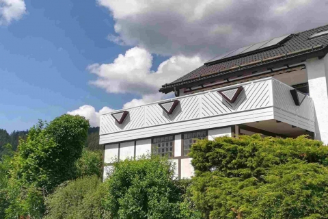 D056-Diagonal-Aluminium-Balkone-Balkongelaender-Rieb-Balkone-Wartungsfrei-Gelaender-Nie-mehr-Streichen