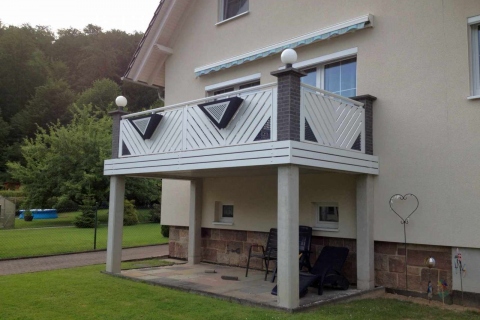 D058-Diagonal-Aluminium-Balkone-Balkongelaender-Rieb-Balkone-Wartungsfrei-Gelaender-Nie-mehr-Streichen