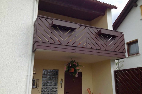 D059-Diagonal-Aluminium-Balkone-Balkongelaender-Rieb-Balkone-Wartungsfrei-Gelaender-Nie-mehr-Streichen