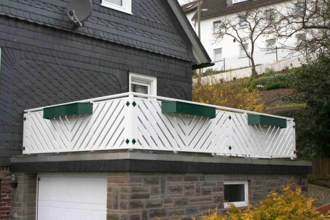D073-Diagonal-Aluminium-Balkone-Balkongelaender-Rieb-Balkone-Wartungsfrei-Gelaender-Nie-mehr-Streichen