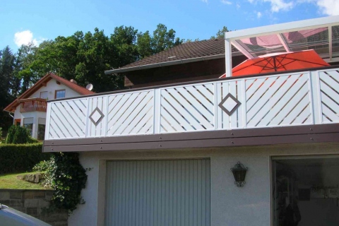 D076-Diagonal-Aluminium-Balkone-Balkongelaender-Rieb-Balkone-Wartungsfrei-Gelaender-Nie-mehr-Streichen