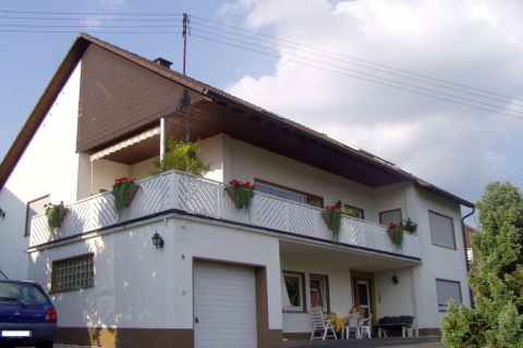 D077-Diagonal-Aluminium-Balkone-Balkongelaender-Rieb-Balkone-Wartungsfrei-Gelaender-Nie-mehr-Streichen