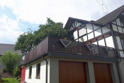 D079-Diagonal-Aluminium-Balkone-Balkongelaender-Rieb-Balkone-Wartungsfrei-Gelaender-Nie-mehr-Streichen