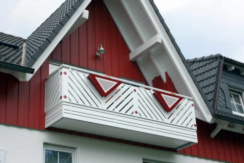 D090-Diagonal-Aluminium-Balkone-Balkongelaender-Rieb-Balkone-Wartungsfrei-Gelaender-Nie-mehr-Streichen