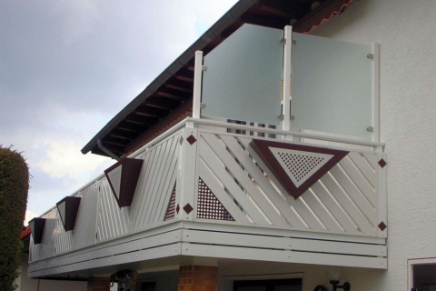 D093-Diagonal-Aluminium-Balkone-Balkongelaender-Rieb-Balkone-Wartungsfrei-Gelaender-Nie-mehr-Streichen