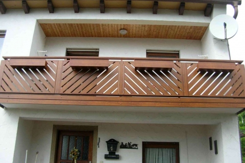 D095-Diagonal-Aluminium-Balkone-Balkongelaender-Rieb-Balkone-Wartungsfrei-Gelaender-Nie-mehr-Streichen