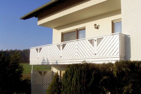 D097-Diagonal-Aluminium-Balkone-Balkongelaender-Rieb-Balkone-Wartungsfrei-Gelaender-Nie-mehr-Streichen