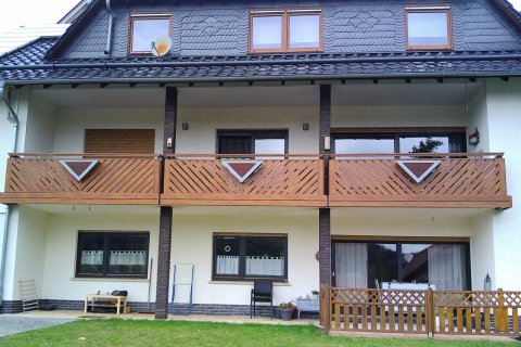 D119-Diagonal-Aluminium-Balkone-Balkongelaender-Rieb-Balkone-Wartungsfrei-Gelaender-Nie-mehr-Streichen