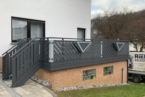 D171-Diagonal-Aluminium-Balkone-Balkongelaender-Rieb-Balkone-Wartungsfrei-Gelaender-Nie-mehr-Streichen