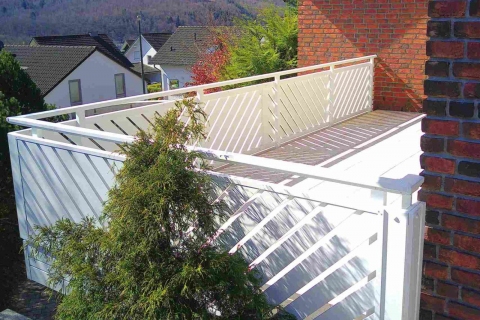D176-Diagonal-Aluminium-Balkone-Balkongelaender-Rieb-Balkone-Wartungsfrei-Gelaender-Nie-mehr-Streichen
