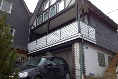 D181-Diagonal-Aluminium-Balkone-Balkongelaender-Rieb-Balkone-Wartungsfrei-Gelaender-Nie-mehr-Streichen