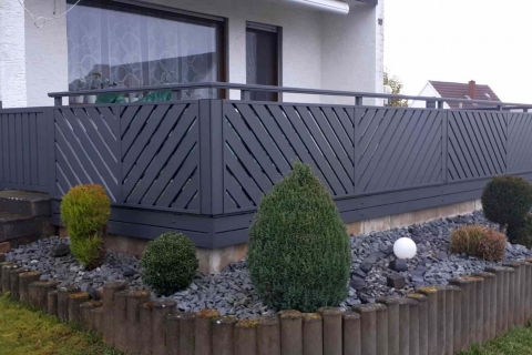 D183-Diagonal-Aluminium-Balkone-Balkongelaender-Rieb-Balkone-Wartungsfrei-Gelaender-Nie-mehr-Streichen