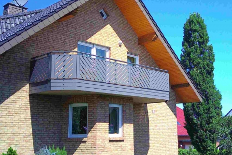 D186-Diagonal-Aluminium-Balkone-Balkongelaender-Rieb-Balkone-Wartungsfrei-Gelaender-Nie-mehr-Streichen