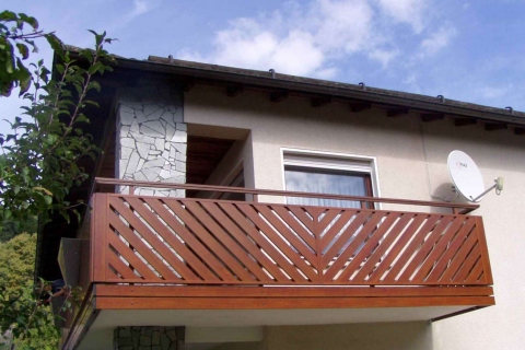 D191-Diagonal-Aluminium-Balkone-Balkongelaender-Rieb-Balkone-Wartungsfrei-Gelaender-Nie-mehr-Streichen