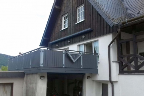 GS015-Aluminium-Balkone-Balkongelaender-Rieb-Balkone-Wartungsfrei-Gelaender-Nie-mehr-Streichen
