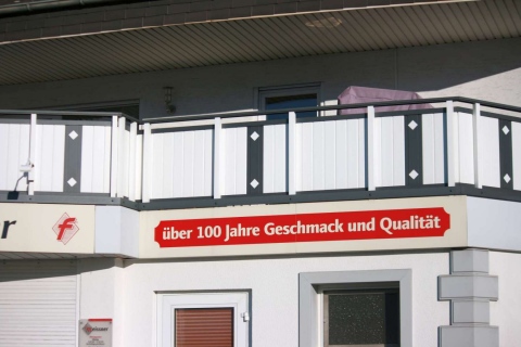 GS020-Aluminium-Balkone-Balkongelaender-Rieb-Balkone-Wartungsfrei-Gelaender-Nie-mehr-Streichen