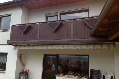 GS024-Aluminium-Balkone-Balkongelaender-Rieb-Balkone-Wartungsfrei-Gelaender-Nie-mehr-Streichen
