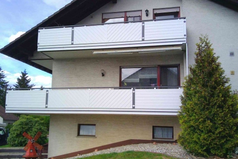 GS200-Aluminium-Balkone-Balkongelaender-Rieb-Balkone-Wartungsfrei-Gelaender-Nie-mehr-Streichen