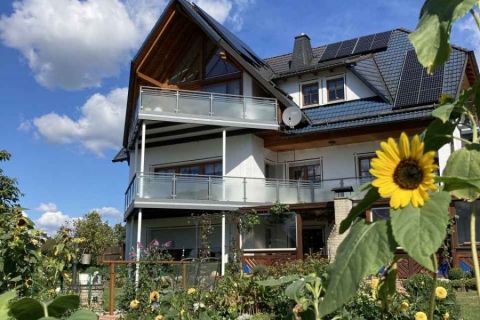 G001-Glas-Aluminium-Balkone-Balkongelaender-Rieb-Balkone-Wartungsfrei-Gelaender-Nie-mehr-Streichen