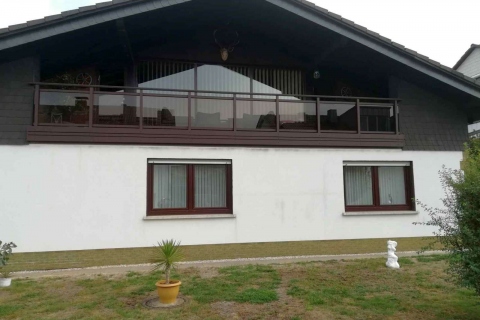 G012-Glas-Aluminium-Balkone-Balkongelaender-Rieb-Balkone-Wartungsfrei-Gelaender-Nie-mehr-Streichen