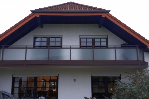 G015-Glas-Aluminium-Balkone-Balkongelaender-Rieb-Balkone-Wartungsfrei-Gelaender-Nie-mehr-Streichen