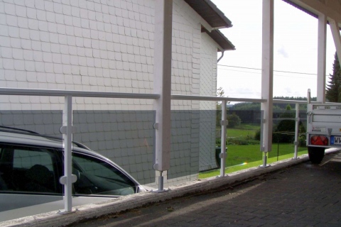 G030-Glas-Aluminium-Balkone-Balkongelaender-Rieb-Balkone-Wartungsfrei-Gelaender-Nie-mehr-Streichen