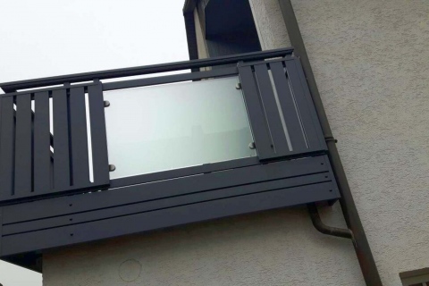 G043-Glas-Aluminium-Balkone-Balkongelaender-Rieb-Balkone-Wartungsfrei-Gelaender-Nie-mehr-Streichen