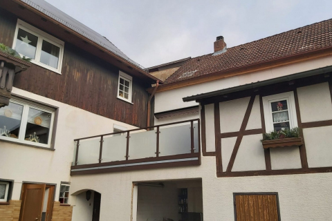 G051-Glas-Aluminium-Balkone-Balkongelaender-Rieb-Balkone-Wartungsfrei-Gelaender-Nie-mehr-Streichen