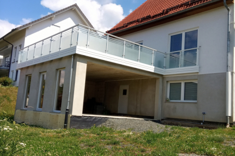G053-Glas-Aluminium-Balkone-Balkongelaender-Rieb-Balkone-Wartungsfrei-Gelaender-Nie-mehr-Streichen