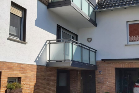 G054-Glas-Aluminium-Balkone-Balkongelaender-Rieb-Balkone-Wartungsfrei-Gelaender-Nie-mehr-Streichen